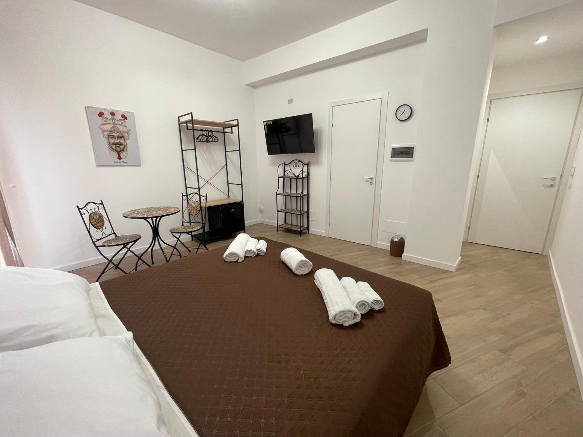 Bieddu Suites Palermo Esterno foto
